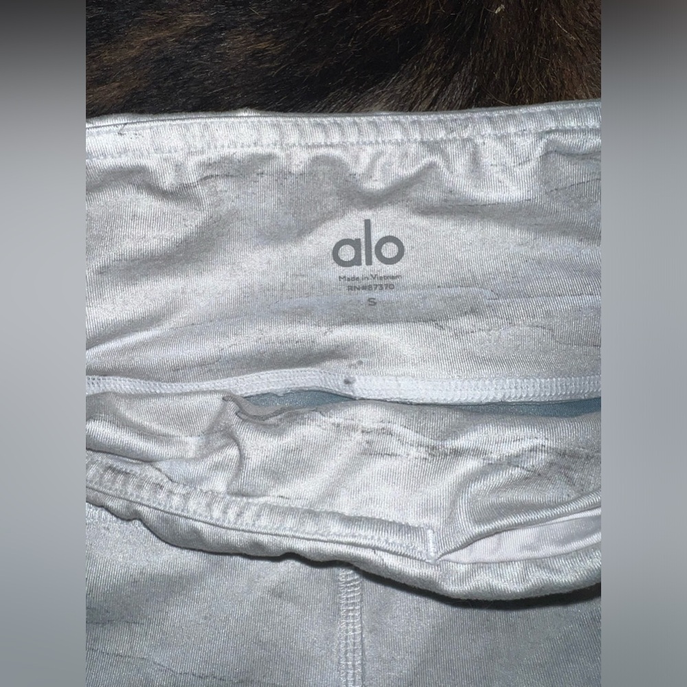 ALO Yoga Sequoia Capri Leggings Size Small - Picture 5 of 5